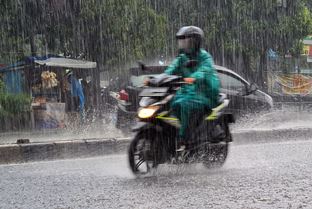 Hujan deras dan angin kencang berpotensi di Riau hari ini (foto/ilustrasi)